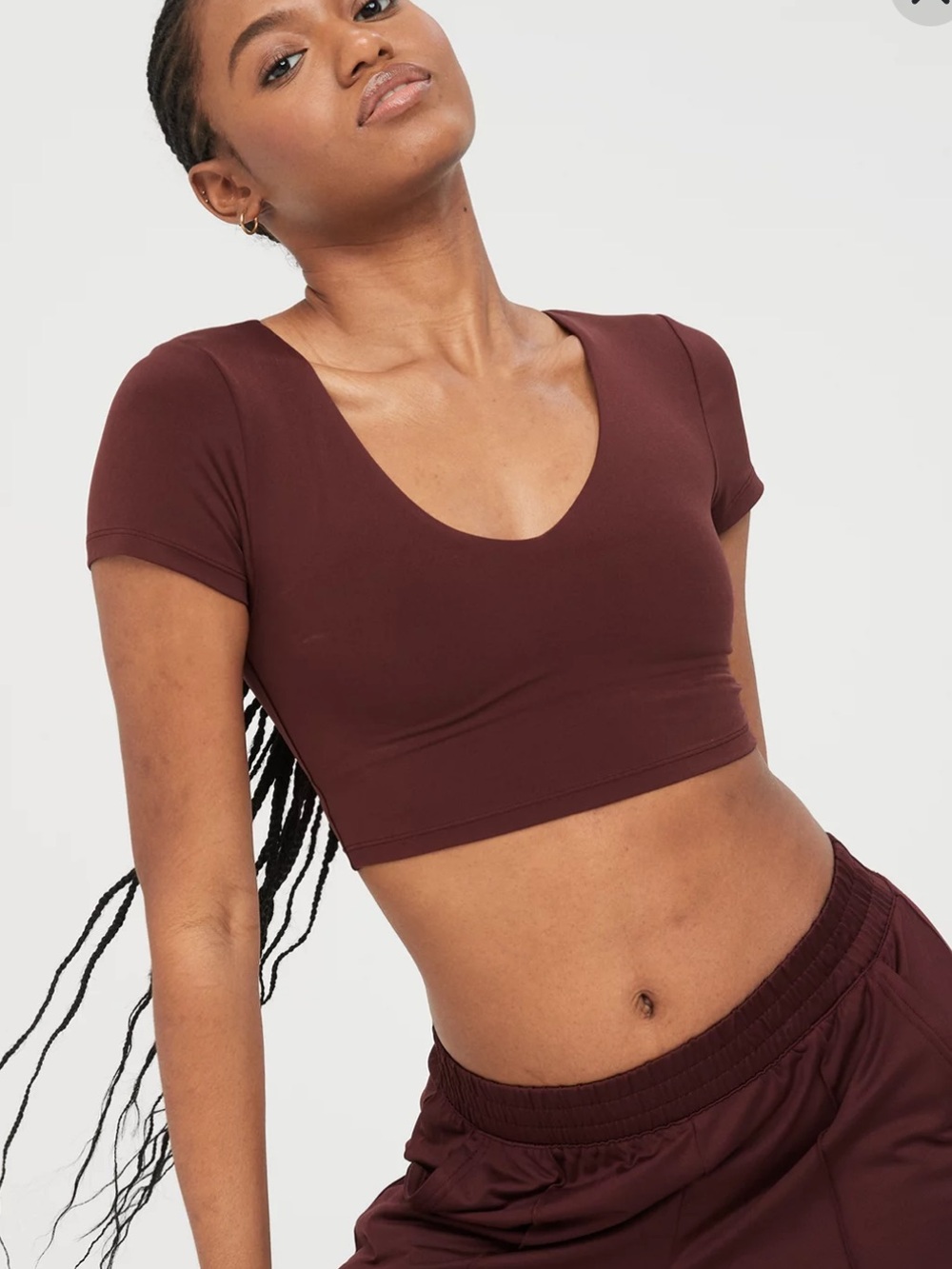 aerie Offline Real Me Athleisure V Neck Brown Crop Top w/built in bra